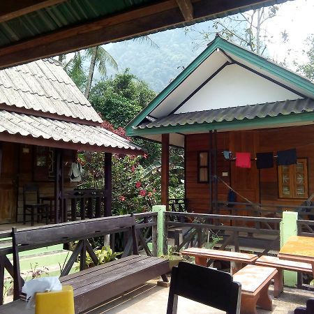 Suanphao Guesthouse Muang Ngoi Buitenkant foto