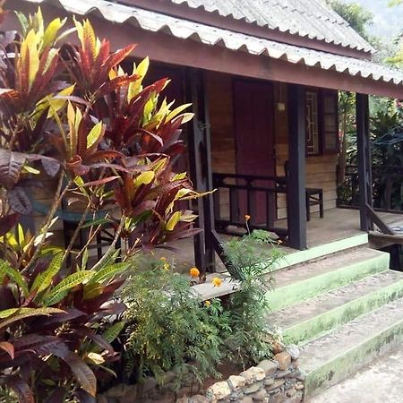 Suanphao Guesthouse Muang Ngoi Buitenkant foto