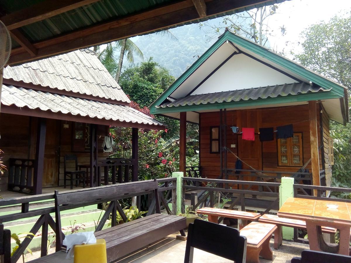 Suanphao Guesthouse Muang Ngoi Buitenkant foto